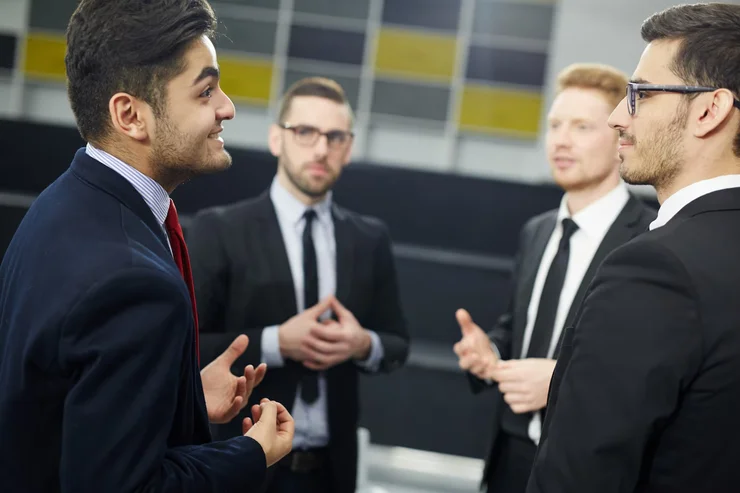 در ملاقات های کاری شبیه بومی های انگلیســی زبان صحبت کنید