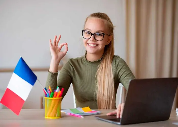 آموزش آنلاین زبان فرانسه کودکان 3 روش های سرگرم کننده و تعاملی یادگیری فرانسه آنلاین