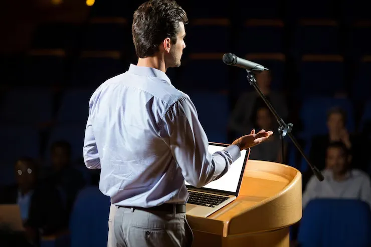 راز ارائه بهترین سخنرانی تجاری به زبان انگلیسی