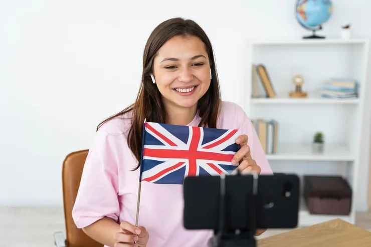 برنامه های گفتگو آمریکایی و بریتانیایی در یادگیری مکالمه انگلیسی