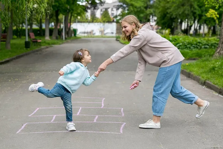 4 فعالیت عملی و سرگرم کننده ارتباط بین فردی برای کودکان