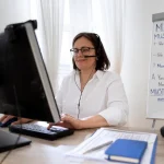 یادگیری زبان به کمک کامپیوتر چیست و چگونه کار می کند؟