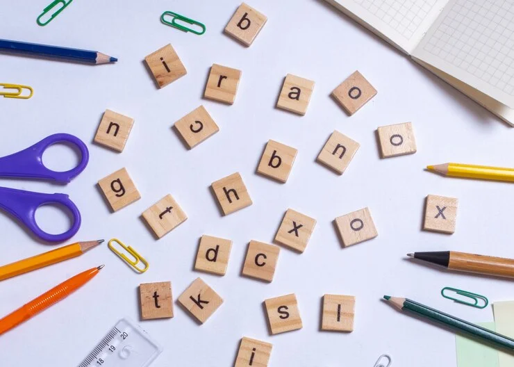 آموزش گرامر On, at, and in با ذکــر مثال و تمرین