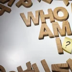 آموزش گرامر Who Whom Whose با ذکر تمرین
