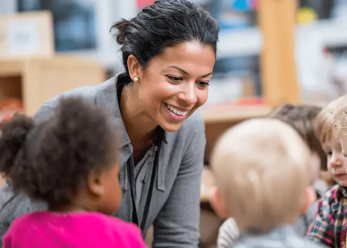 10 نمونه مکالمه ساده انگلیسی برای کودکان 6 خداحافظی کردن و قول دیدار دوباره در مکالمات انگلیسی برای کودکان