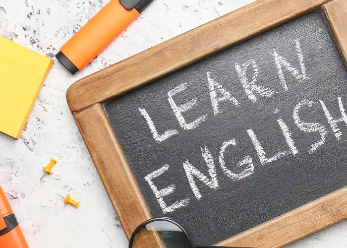 اصطلاحات کاربردی زبان انگلیسی که در هیچ کتاب درسی پیدا نمیکنید 5 اصطلاح کاری که فوقالعاده ساده است در زبان انگلیسی