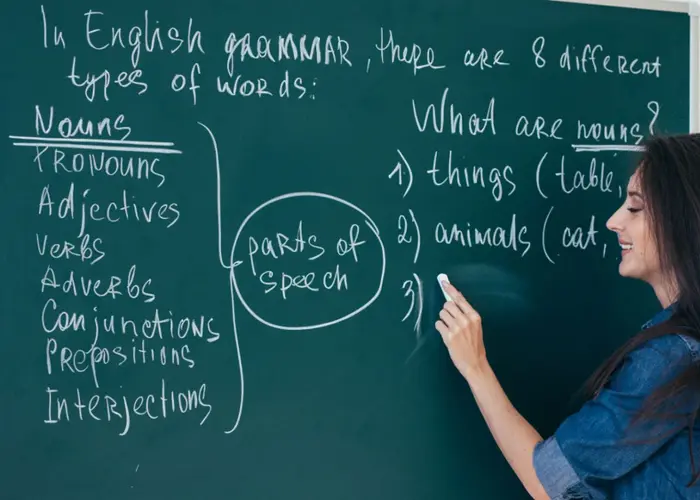 مقایسه کلاس‌های حضوری و آنلاین، مزایا و معایب